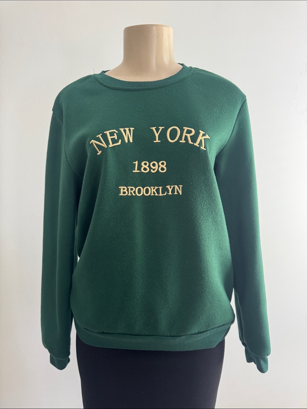 SHEIN | Green 'New York 1898 Brooklyn' Crewneck Sweater